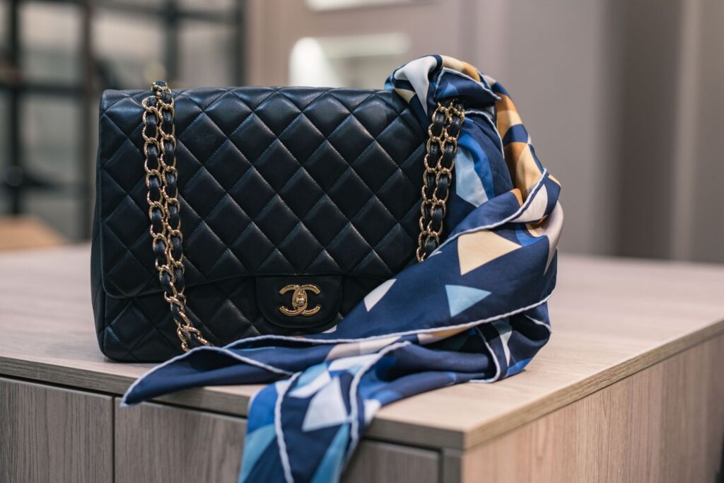 Luxury replica Chanel handbag in premium leather - designer quality bags at Replica Tiffany Jewelry