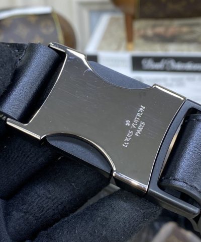 Replica Louis Vuitton Bumbag Discovery Black