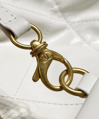 CHANEL 22 Medium Handbag White