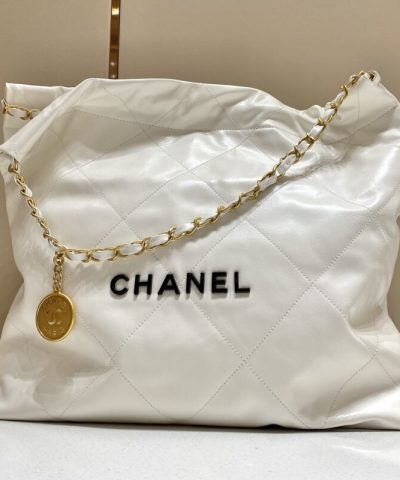 CHANEL 22 Medium Handbag White - top-grade luxury bag dupe