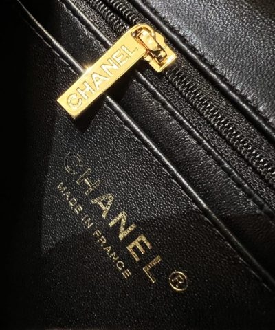 CHANEL Flap V 17cm - 1:1 premium replica handbag