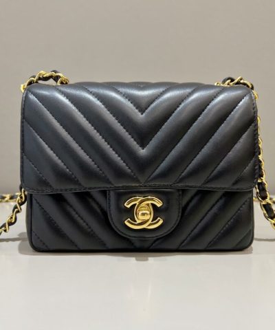 CHANEL Flap V 17cm - high-quality designer bag dupe