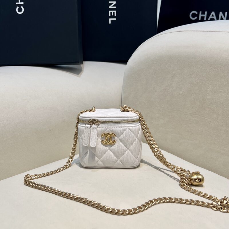 CHANEL 23P Heart Lipstick Bag White