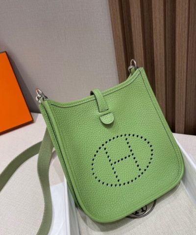 Replica Hermès Evelyne II Tpm Light Green