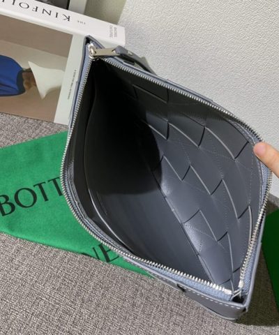 Replica Bottega Veneta Cassette Clutch - high-quality designer bag dupe